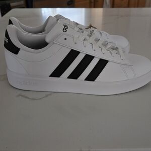 NWT Adidas Grand Court 2.0